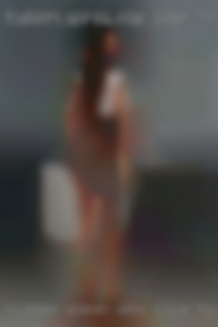 hidden woman who like to tribe with naked girls