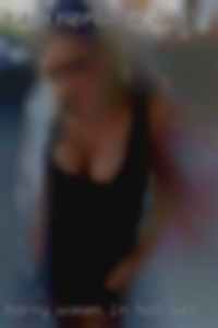 horny women in hot wet pussy public